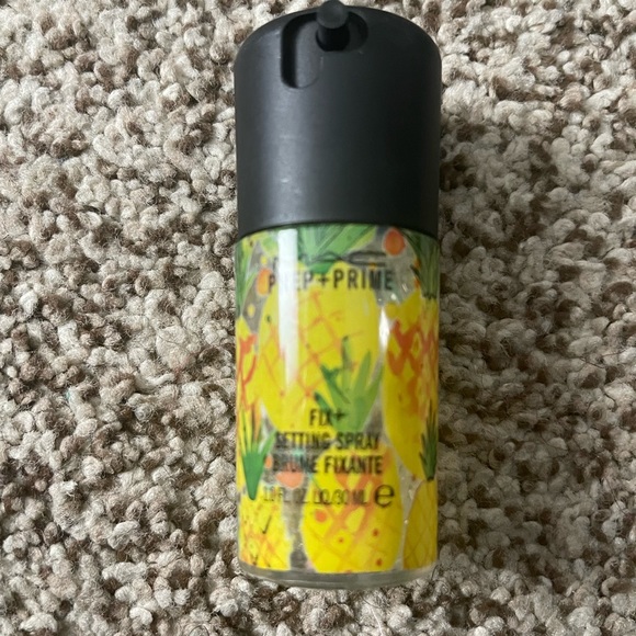 Ltd Edition MAC Pineapple Setting Spray - Picture 2 of 3